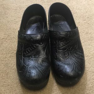 Dansko Professional Black Tooled clogs